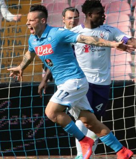 Napoli-Fiorentina 3-0: debacle viola e terzo posto più lontano