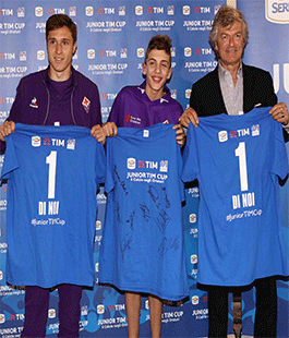 Federico Chiesa e Giancarlo Antognoni con i ragazzi della Junior TIM Cup