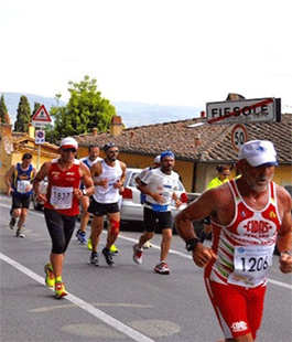 Da Firenze a Faenza di corsa, sabato 27 maggio torna la ''Cento chilometri del Passatore''