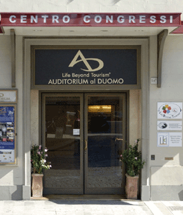 Mostra di arte contemporanea e spettacolo teatrale all'Auditorium al Duomo