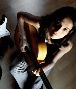 Firenze Suona Contemporanea: la chitarra di Lucia d'Errico al Museo Novecento