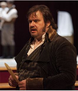 ''Morte di Danton'', lo spettacolo con Giuseppe Battiston in scena al Teatro della Pergola