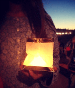 Rificolona, 100 lanterne galleggiano sull'Arno per i piccoli migranti