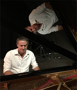 Riccardo Sandiford in concerto a Firenze con l'integrale degli studi di Debussy