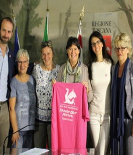 Il festival mondiale Dragon Boat delle Donne in Rosa arriva a Firenze