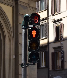 Primo semaforo di Firenze con countdown pedonale