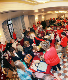 Mercatino di Natale dell'Associazione Tumori Toscana al Palazzo degli Affari di Firenze