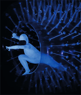 Danza, arte, acrobazia e illusionismo in "The Magic of Light" di Anthony Heinl al Teatro Verdi