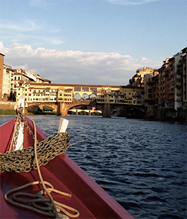 Enjoy: Firenze vista dall'Arno sui barchetti dei Renaioli