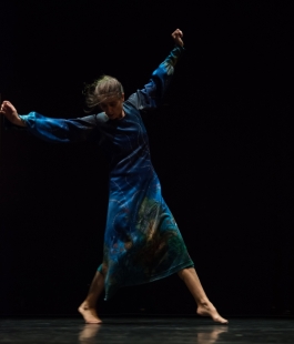 "Celeste - appunti per natura", performance di danza di Raffaella Giordano al Cango di Firenze