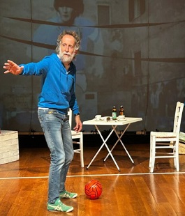 Giornata della Memoria: "O'pallone" di Giovanni Esposito al Teatro delle Spiagge di Firenze