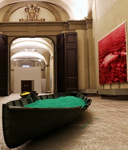 "Viaggio di luce", proroga per la mostra di Parmiggiani e Herrero alla Galleria delle Carrozze