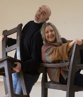 "Ospiti", lo spettacolo di Carlina Torta e Aldo Gentileschi al nuovo TeatroMagma di Firenze